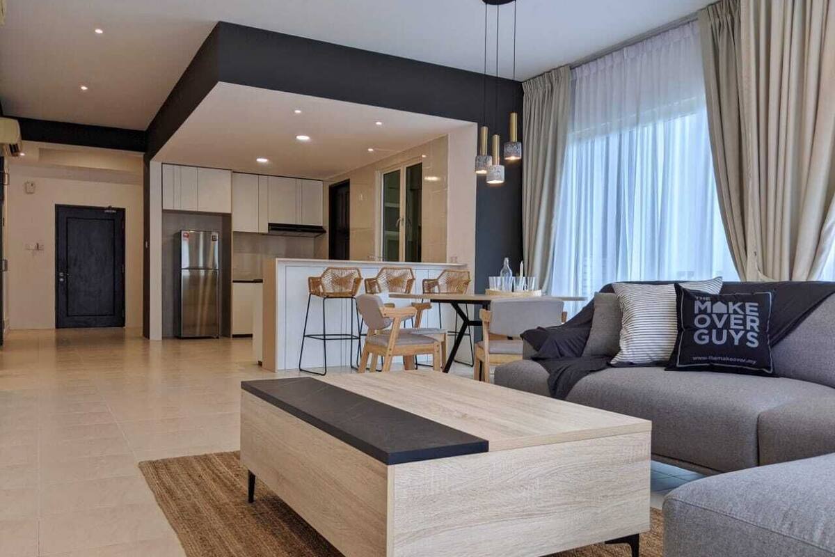 Panoramic Apartment | Living area | Smart TV