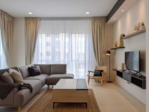 Panoramic Apartment | Living area | Smart TV