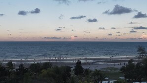 Utsikt mot strand/hav