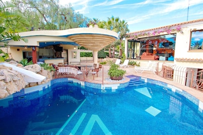 Orza - holiday home with private swimming pool in Benissa