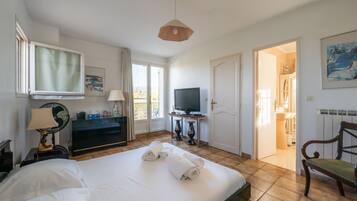 6 camere, ferro/asse da stiro, Wi-Fi gratuito, lenzuola