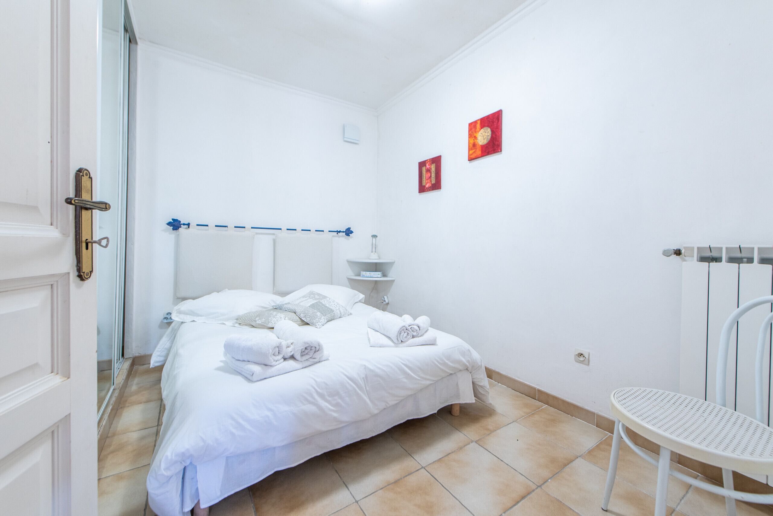 6 chambres, fer et planche à repasser, accès au Wi-Fi (inclus)