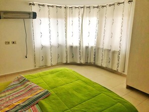 Wi-Fi de cortesia, roupa de cama