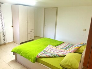 Free WiFi, bed sheets - Kings Of Hermon (Majdal al-Shams)