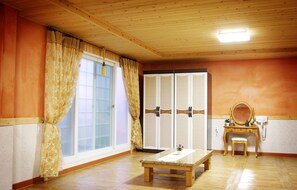 Room (Big Bear Star) | Free WiFi - Land Scent Pension (Haenam)