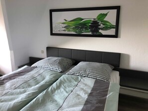 2 habitaciones, cuna de viaje, wifi y ropa de cama 