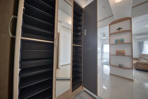 Interior detail - FreedomHills B (Tomigusuku)