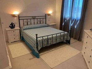 2 Schlafzimmer, Bügeleisen/Bügelbrett, Reisekinderbett, WLAN