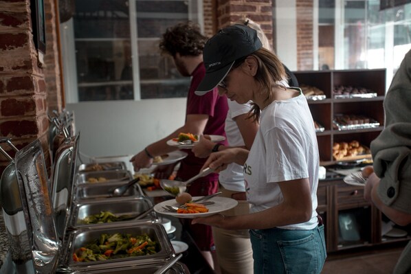 Ilmainen päivittäinen täysi aamiainen