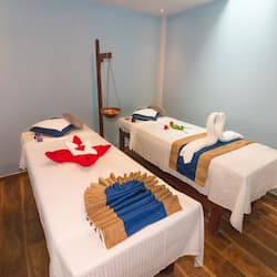 Couples treatment rooms, sauna, hot tub, steam room, body treatments