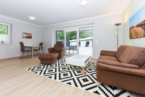 Unclassified image, 2 of 31, button