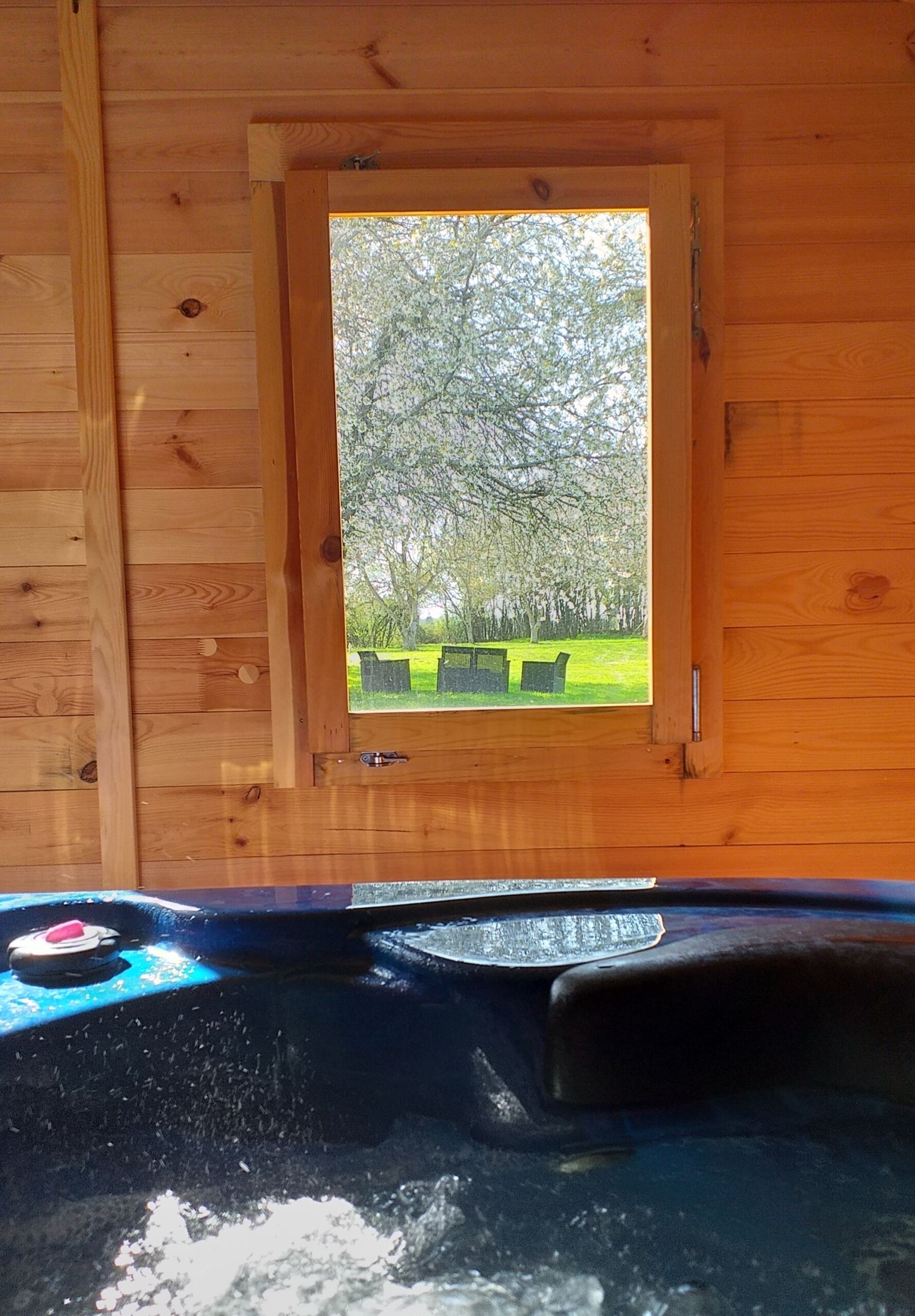 Family Suite, Ensuite, Garden View (Brocante Lovers) | Spa | Hot tub