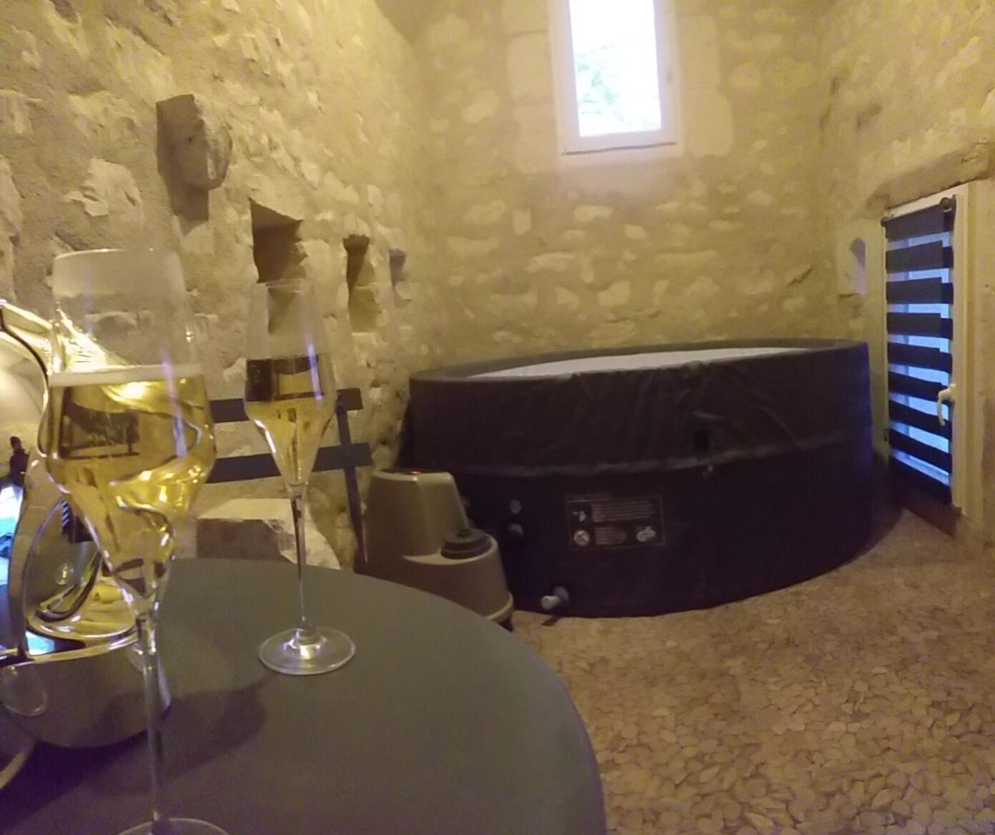 Chambre Romantique Double ou avec lits jumeaux, vue jardin (Romance en Berry) | Spa | Bain à remous