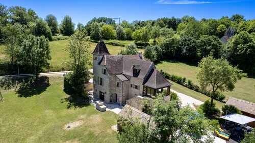 Superb family house in a quiet, privileged environment !! 