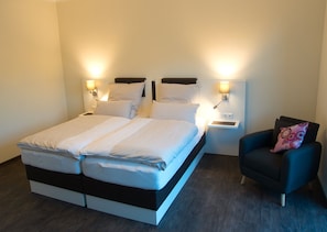 Chambre Double | Coffres-forts dans les chambres, bureau, rideaux occultants