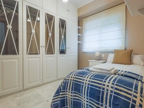 2 bedrooms, iron/ironing board, Internet, bed sheets