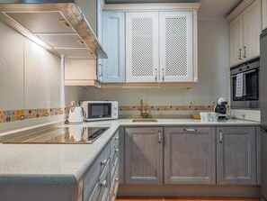 Fridge, microwave, oven, coffee/tea maker