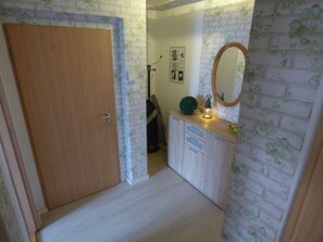 Unclassified image, 3 of 7, button