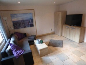 Unclassified image, 5 of 7, button