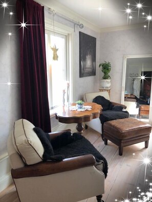 Habitación doble, vistas al patio (Electra) | Escritorio y wifi gratis