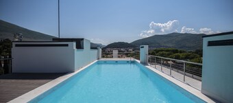 City Center Stylish 1BR Apartment w/Pool