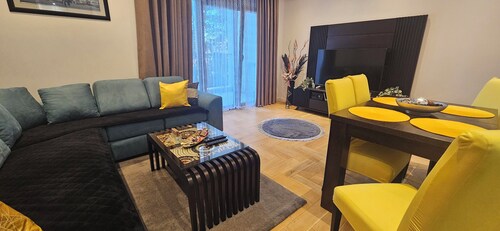 City Center Stilvolle 1BR Wohnung mit Pool