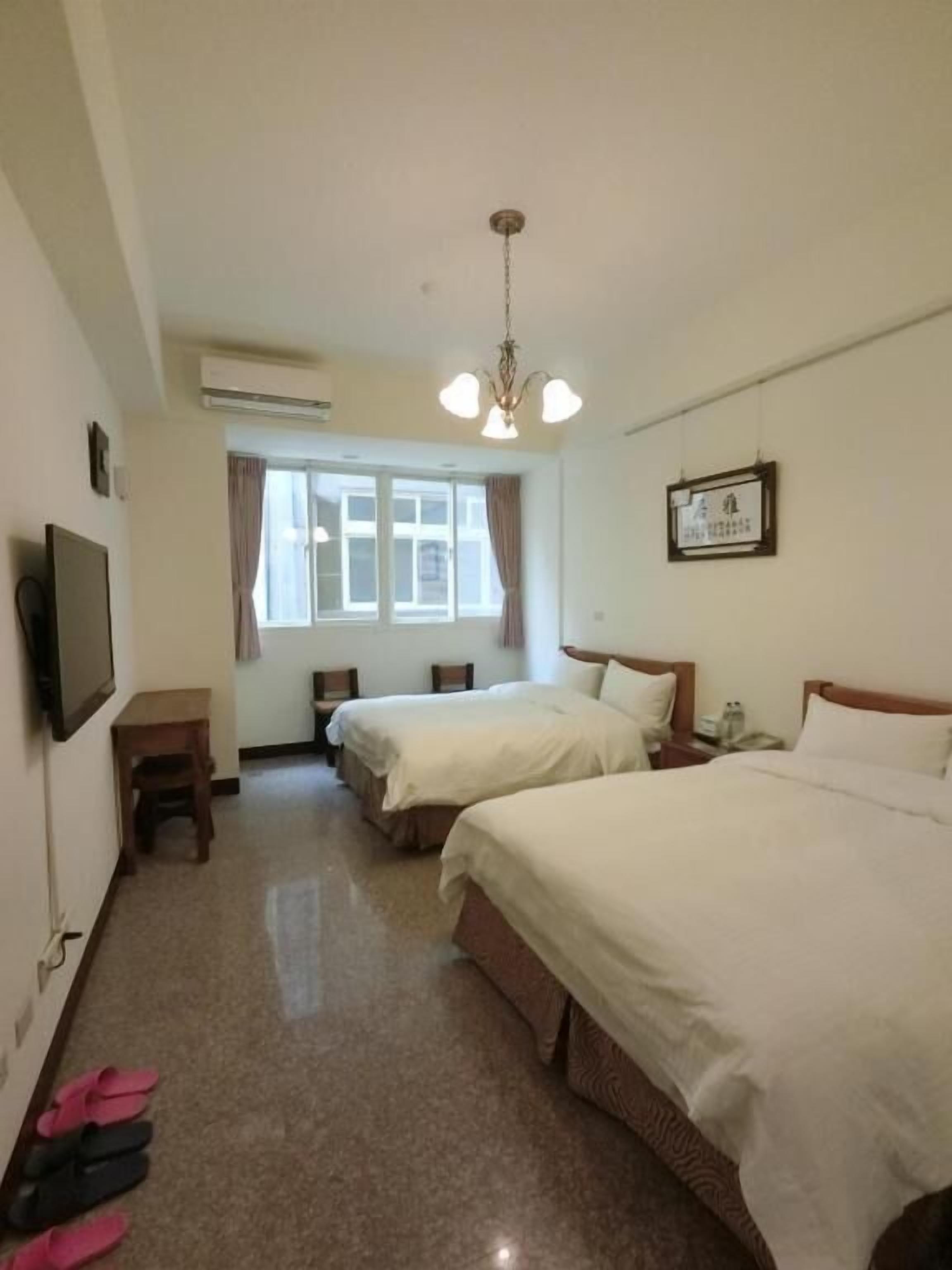 quadruple room | blackout curtains, free wifi, bed sheets