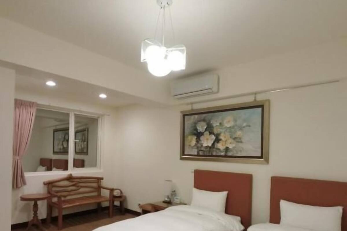 Blackout curtains, free WiFi, bed sheets