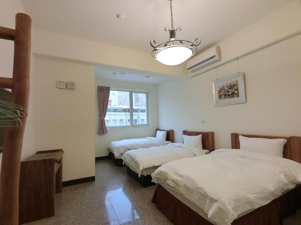 blackout curtains, free wifi, bed sheets