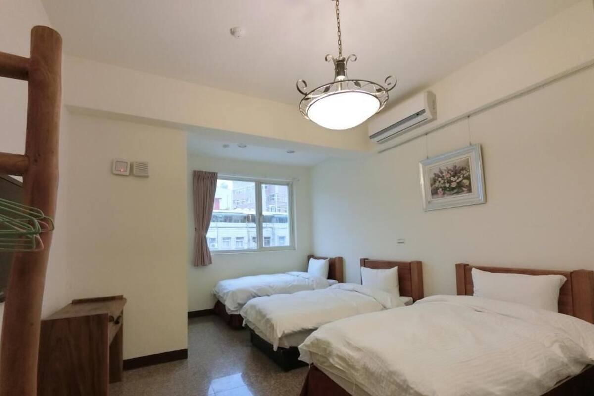 Blackout curtains, free WiFi, bed sheets