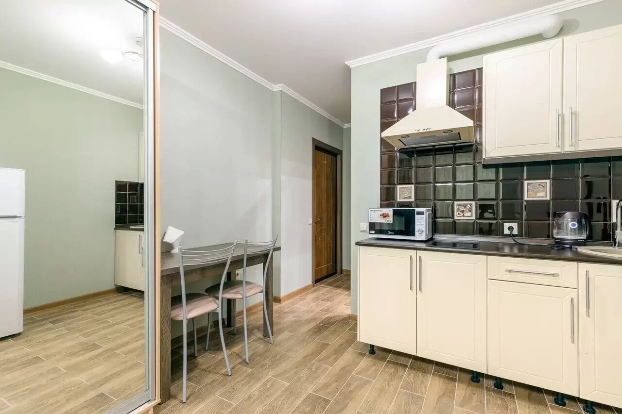 Studio | Eigene Kochnische | Kühlschrank, Mikrowelle, Herdplatte, Wasserkocher