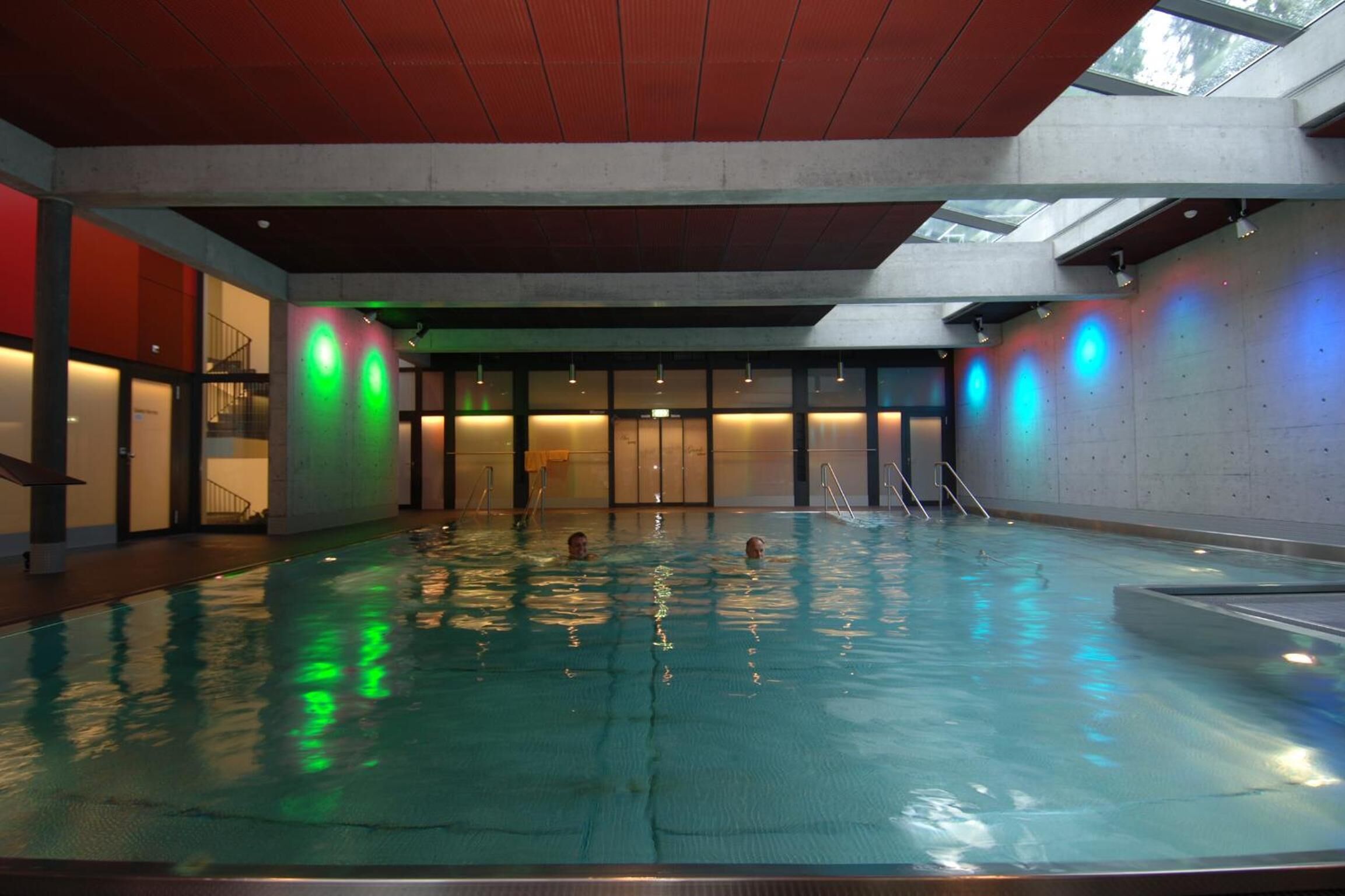 indoor pool, open 7:00 am to 10:00 pm, pool loungers