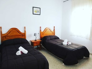 Twin Room | Bed sheets
