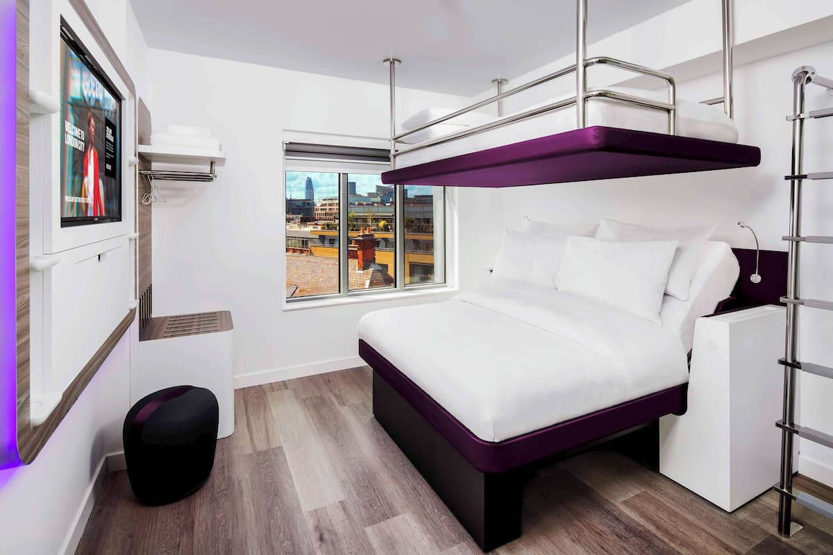 Kamar Premium (Triple) | 1 kamar tidur, busa memori, brankas, dan didekorasi berbeda-beda