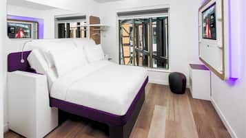 Room, 1 Queen Bed | Memory-foam beds, in-room safe, blackout curtains, soundproofing