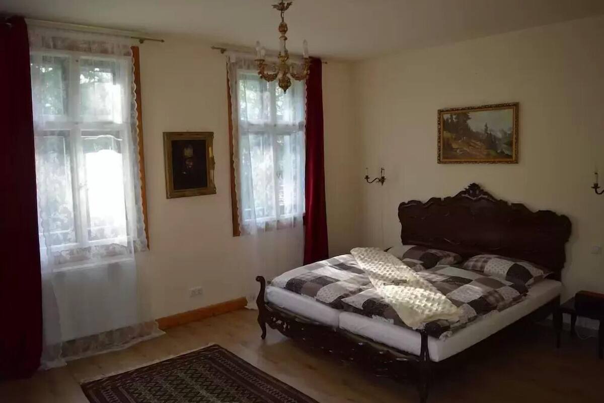 Soundproofing, rollaway beds (surcharge), WiFi (free)