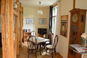 Flat-screen TV - Domizil im Schloss (Hummelshain)