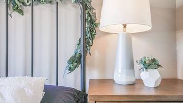 3 bedrooms, desk, iron/ironing board, travel crib