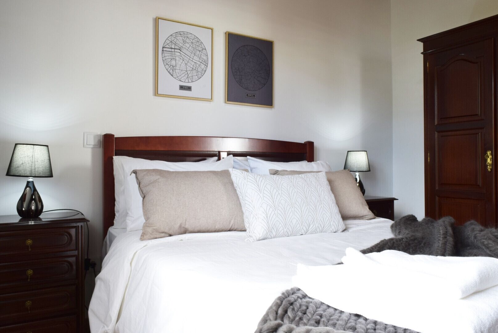 2 室のベッドルーム、アイロン / アイロン台、旅行用ベビーベッド、WiFi (無料)