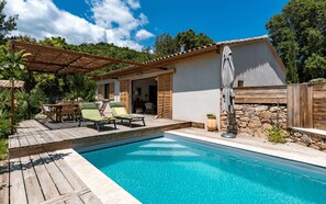 Pool - Charming apartments in Porto-Vecchio and Araggio, between the sea and the mounta (San-Gavino-Di-Carbini)
