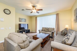 House | Living room | Flat-screen TV - New Listing! Beautiful Vacation Townhome 4007 (Orlando)