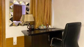 Standard Room - The Autograph Executive Hotel (Lagos)