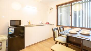 Private Vacation Home | Private kitchen | Mini-fridge, microwave, stovetop, griddle