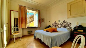 2 camere, ferro/asse da stiro