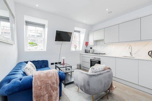 Lägenhet | Vardagsrum | Platt-tv