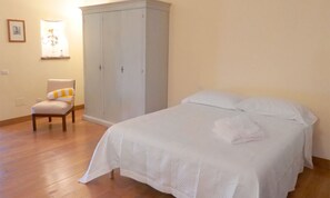 Kahden hengen deluxe-huone | Yksilöllisesti sisustettu, työpöytä, ilmainen Wi-Fi, vuodevaatteet