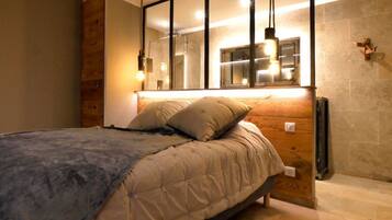 6 habitaciones, tabla de planchar con plancha y cuna de viaje