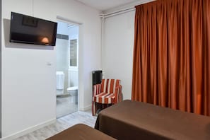 Desk, rollaway beds, free WiFi