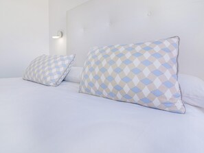 1 habitación, tabla de planchar con plancha, internet y ropa de cama 