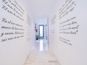 Interior - Centrally located, with free parking. Modern and spacious apartment. (Granada)